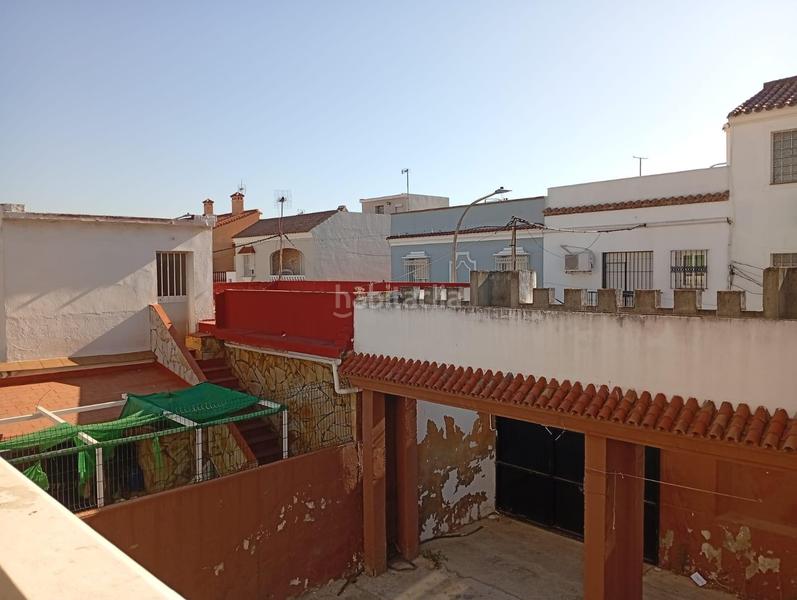 Foto 922d7418-e214-4610-a1c6-43d2c9c5a024. Casa adosada unifamiliar adosado en la línea de la concepción en Línea de la Concepción (La)