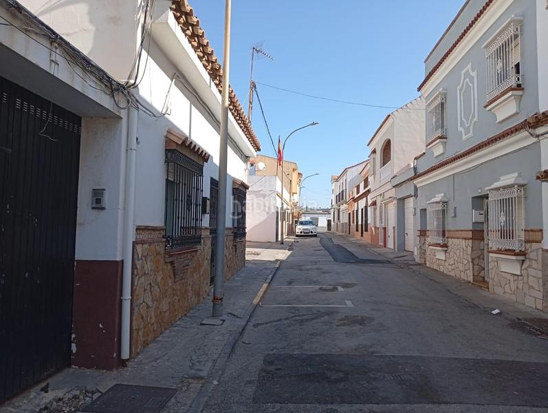 Foto b503e7e3-b263-4e79-b897-b7821279e5c6. Casa adosada unifamiliar adosado en la línea de la concepción en Línea de la Concepción (La)