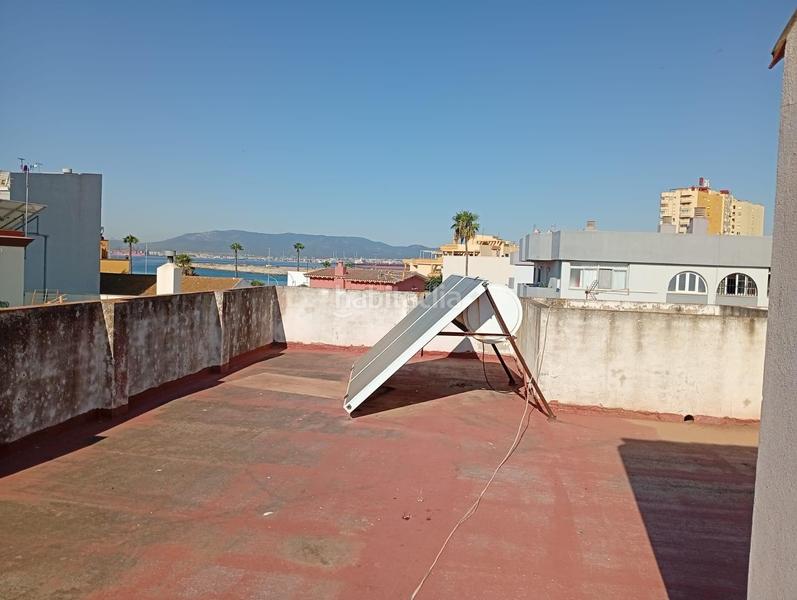 Foto c424f316-dadd-40a5-8451-2f0d3a7dff3d. Casa adosada unifamiliar adosado en la línea de la concepción en Línea de la Concepción (La)