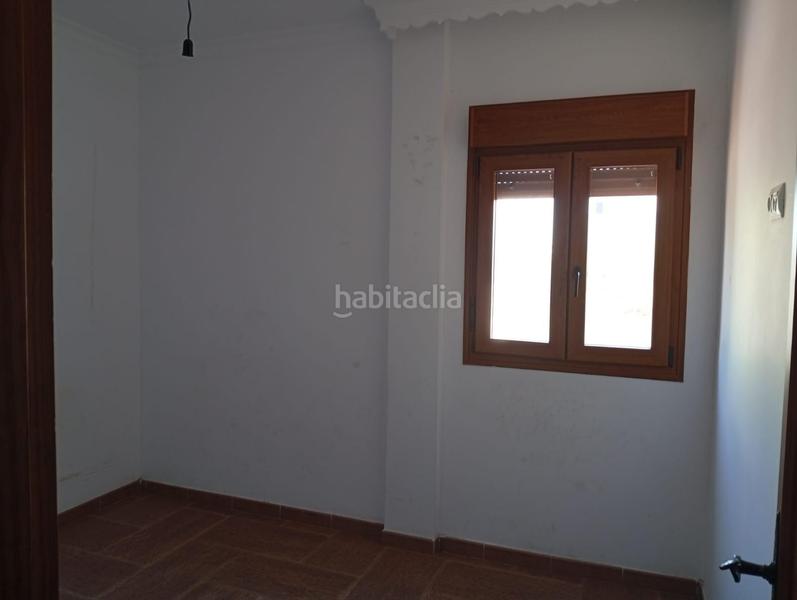 Foto d41ce904-68f4-4e6a-ae6d-40b4b3424550. Casa adosada unifamiliar adosado en la línea de la concepción en Línea de la Concepción (La)