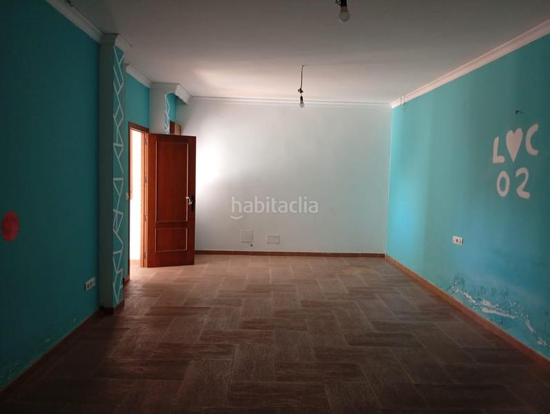 Foto dd1084bd-ac3b-482a-8bbf-3603f1258f36. Casa adosada unifamiliar adosado en la línea de la concepción en Línea de la Concepción (La)