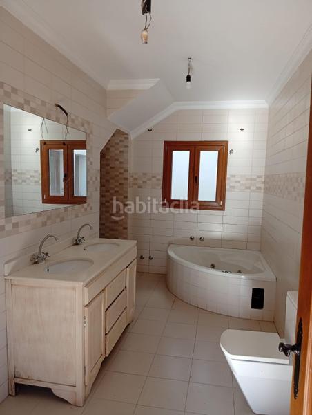 Foto ec6ff8f9-d696-4e90-a9de-1d9b2f012a1b. Casa adosada unifamiliar adosado en la línea de la concepción en Línea de la Concepción (La)