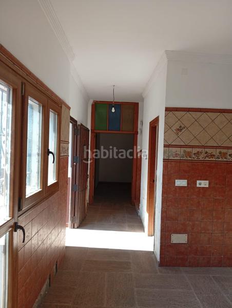 Foto ee6e4546-d8ce-4fed-882e-767a2c19c5ff. Casa adosada unifamiliar adosado en la línea de la concepción en Línea de la Concepción (La)