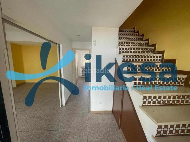 Foto e150b736-0d2e-40ee-bfb7-314e771f2cf6. Casa adossada a Gerena