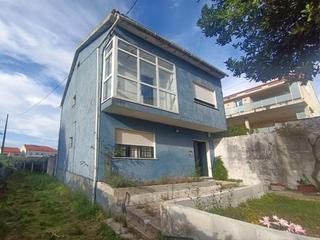 Haus  Camiño da grenla 19. Casa en venta en cambados  amplia, cómoda y  con una muy buena u