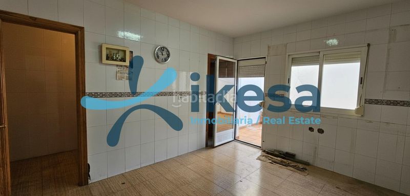 Foto 143e60fb-151e-4f29-b5e7-26a6e0f404da. Casa adossada amb aparcament a Loja