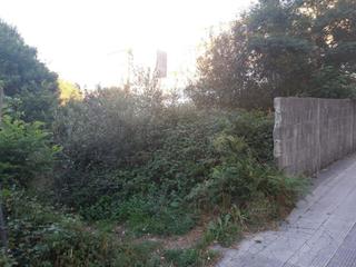 Terrain résidentiel à Avenida de santiago 36b. Amplio terreno urbano en a estrada, pontevedra
