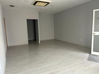 Local Comercial a El Retiro - La Vid. Local en venta en cmno albadalejo  jerez