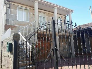 Mas  Lugar covelas 66. Amplia casa con terreno en os blancos, couto  oportunidad única