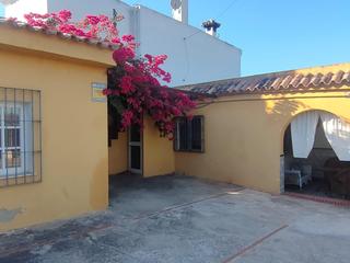Xalet a La Coquina. Encantador chalet en chiclana de la frontera  oportunidad única