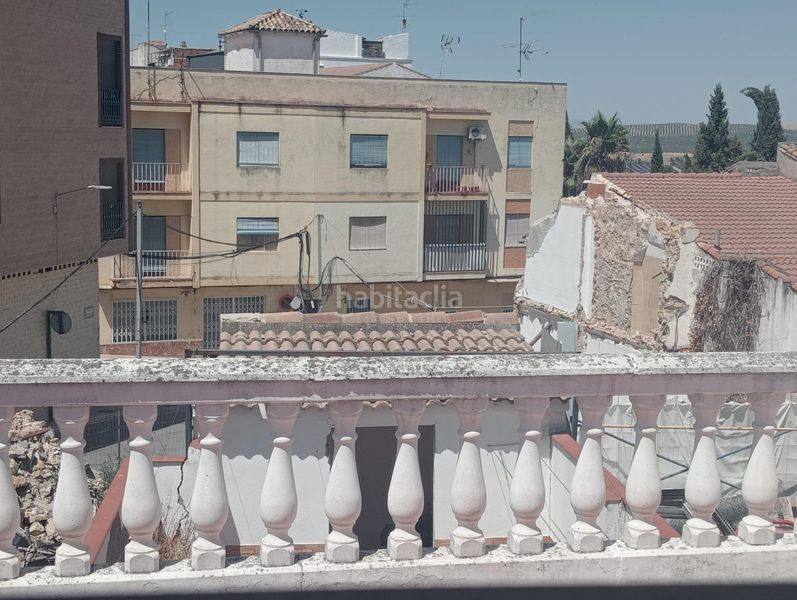 Foto 5d1b8d16-5022-4940-89fc-6b6f8d002827. Casa adossada a Mengíbar