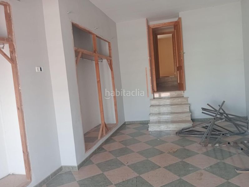 Foto b88872c6-744e-4b92-8aaf-4e8b57225281. Casa adossada a Mengíbar