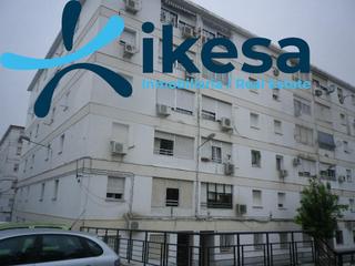 Pis a El Carmen - Cardeñas. Venta de vivienda en huelva, zona barriada del carmen. venta en