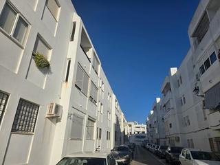 Pis a Barbate. Amplia oportunidad de inversión en barbate vivienda para reforma