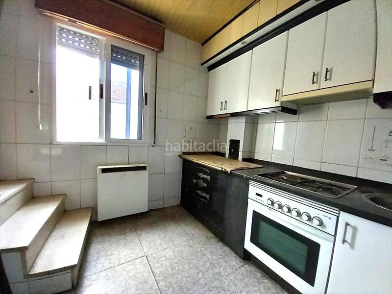 Foto 38ac55f8-b097-4e10-bbde-3bcb05a9ed18. Casa adossada a calle del campo 13 a Blancos (Os)