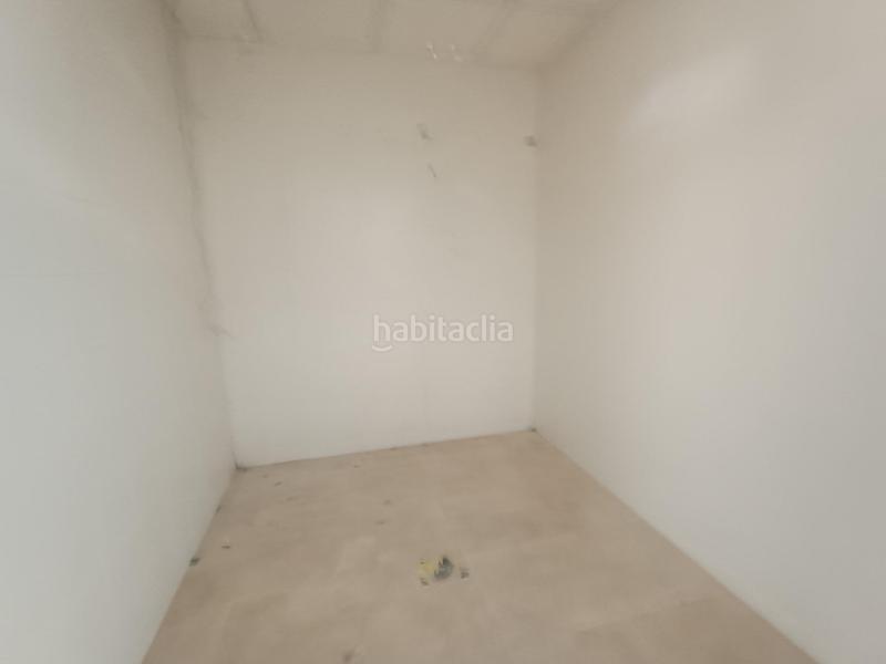 Foto 0ee447db-e97a-433e-b2d1-86b6aea1af2b. Nau industrial a Écija