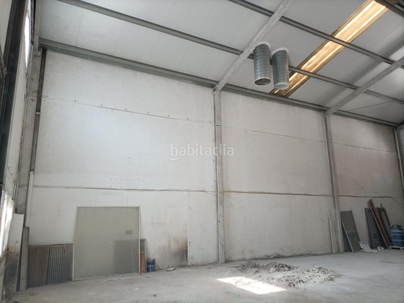 Foto 13dd4c07-fc68-47cd-80f8-291c86e0cf60. Nau industrial a Écija