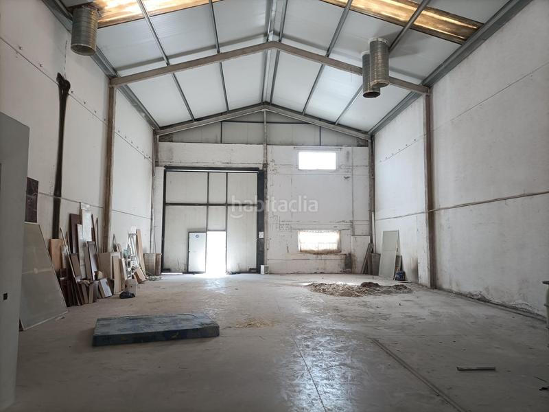 Foto 36e27941-d44b-4555-9565-f39f9aa0b23b. Nau industrial a Écija