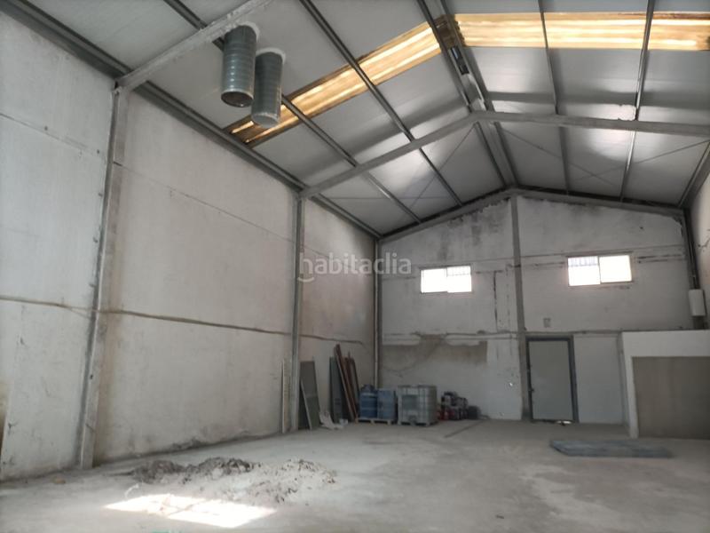 Foto 9cbf74eb-b18f-42b7-a937-500e4d79f07a. Nau industrial a Écija