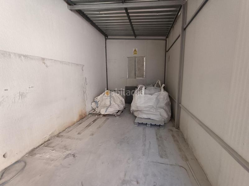 Foto e196df47-1a54-46fb-8ac1-4af6a98fcfc6. Nau industrial a Écija