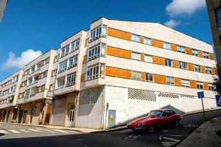 Piso en Valiña 12. Amplio y luminoso piso en san salvador, poio