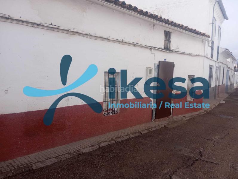 Foto 3bf9de35-bdee-4f16-b7c1-00510f0e860a. Casa adossada a Valverde de Llerena