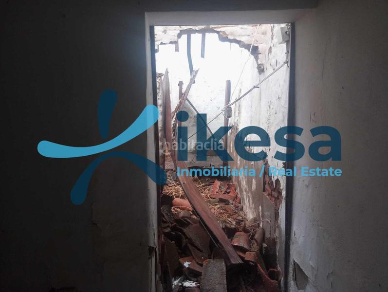 Foto cff4fb45-7bce-44f2-8e29-fa29f8038e58. Casa adossada a Valverde de Llerena