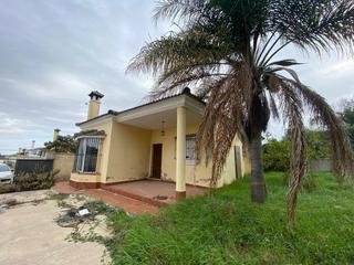 Xalet a Carretera de Sanlúcar - Sudamérica. Chalet independiente  zona montes de oca, el puerto de santa mar