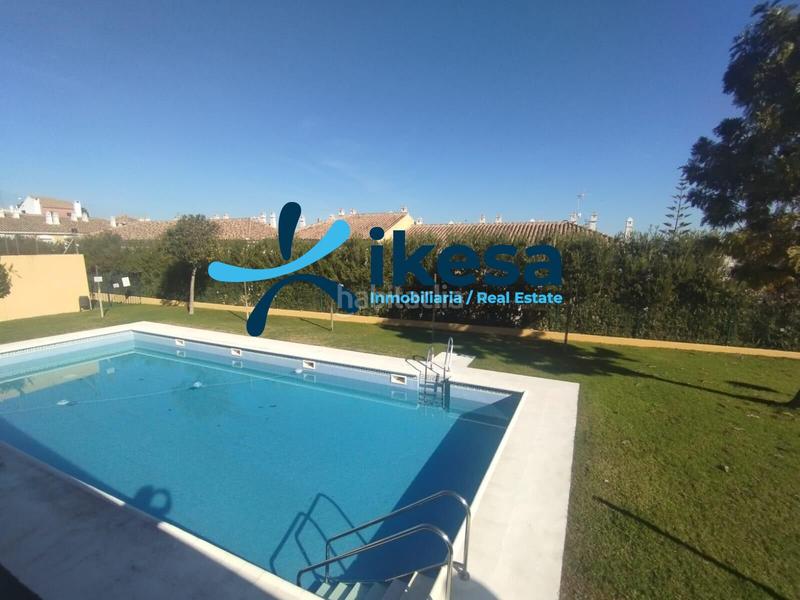 Foto 2d3890dd-dcd5-456c-9b73-f46787d233a3. Etagenwohnung mit parking pool in Islantilla golf Islantilla