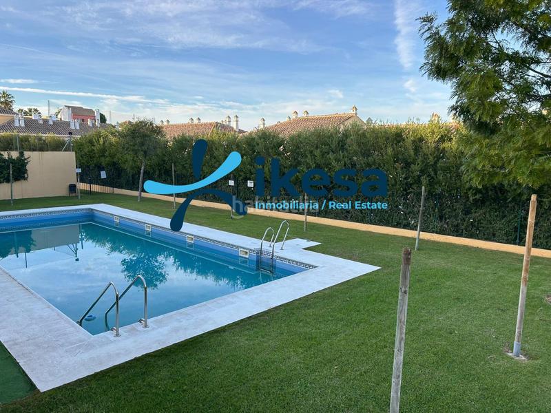 Foto b8867780-d1d7-4204-8311-d3f98578f296. Etagenwohnung mit parking pool in Islantilla golf Islantilla