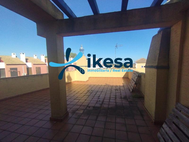 Foto c92f6ecb-dd1c-4f17-afe2-40c03e9f09fa. Etagenwohnung mit parking pool in Islantilla golf Islantilla