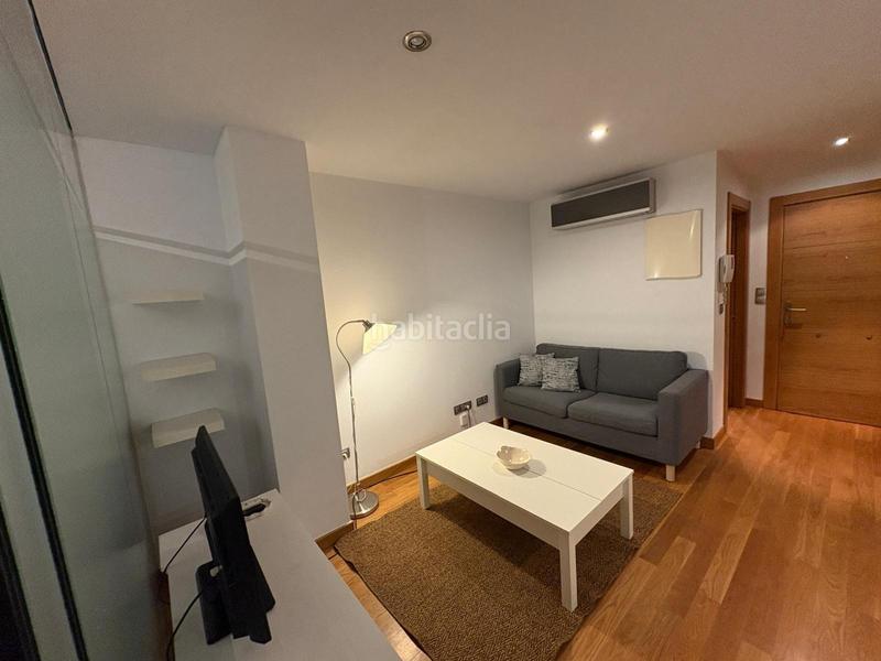 Foto 178f0de3-ee7e-4b26-99a8-e7f299044a9d. Rent flat in calle de garcía barbón 25 in Centro - Areal Vigo