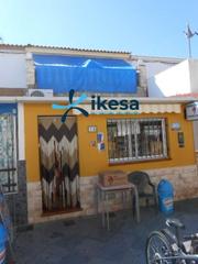 Maison jumelée à Punta Umbría. Venta de casa en punta umbría, huelva. venta en periodo de ofert