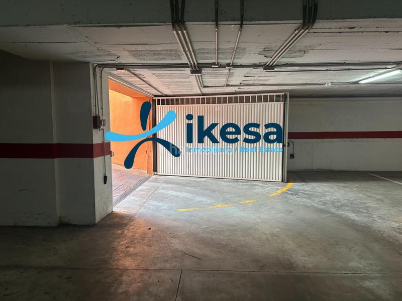 Foto 8d9c9c88-80fe-4b69-ab40-a9c607206685. Parking coche venta de plaza de garaje , málaga. en Torremolinos