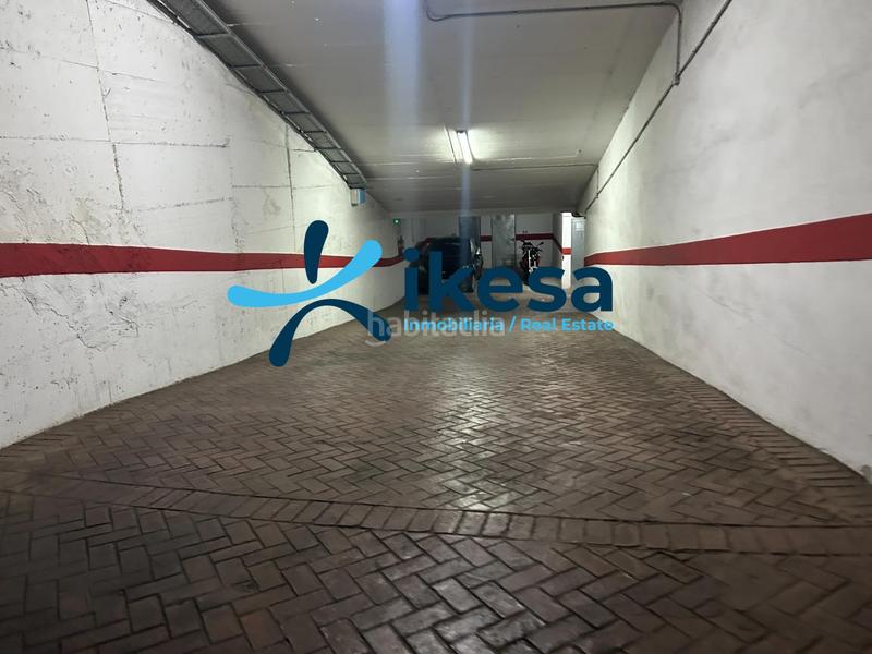 Foto dfa75ed1-23b3-4dd8-a0b0-be0f22228171. Parking coche venta de plaza de garaje , málaga. en Torremolinos