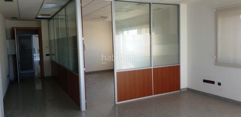 Foto aeb24000-e8da-4ed7-8eaf-3cecbf3d4569. Ufficio in El Plantinar - Avda. La Paz - El Juncal Sevilla