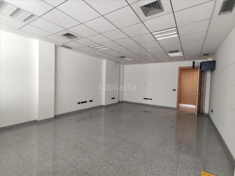 Foto f56cf813-373b-41ad-a93b-1f19b98a1422. Office space in El Plantinar - Avda. La Paz - El Juncal Sevilla