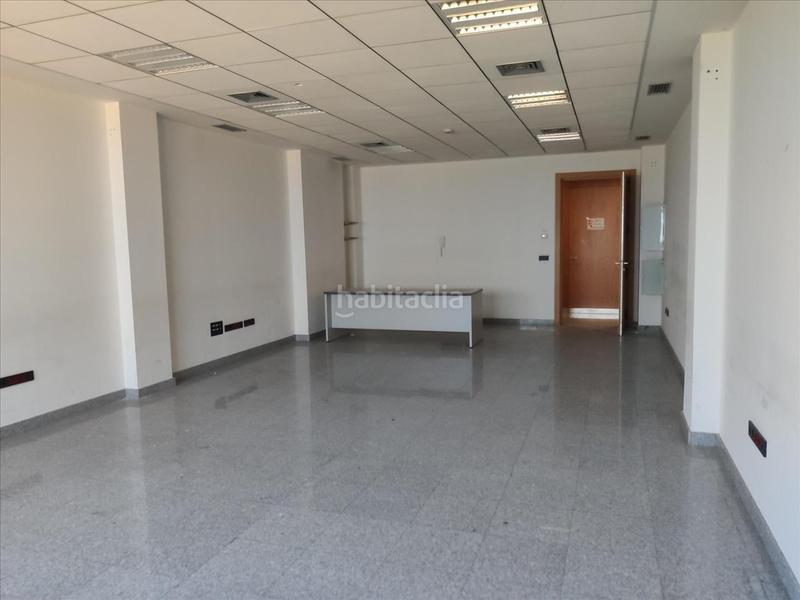 Foto 2aa6f77c-ab1f-42a2-acb3-a460ebade42d. Bureau dans El Plantinar - Avda. La Paz - El Juncal Sevilla