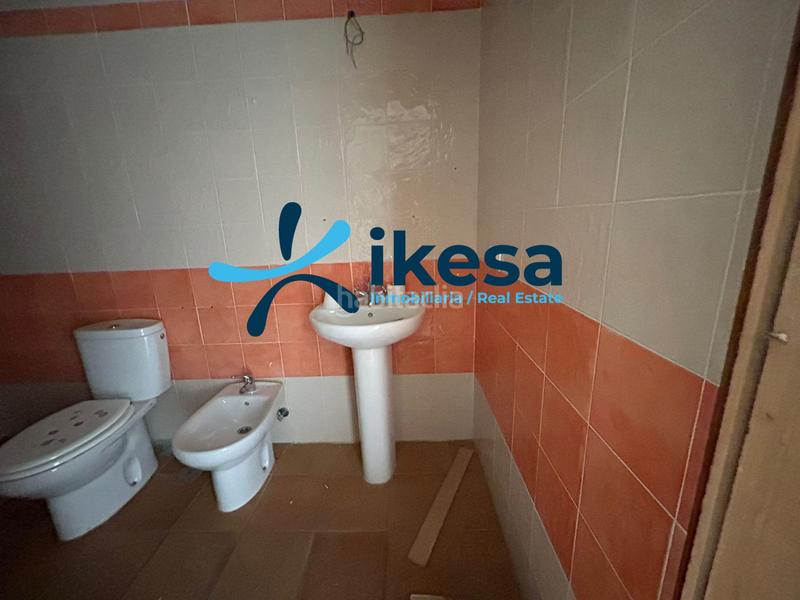 Foto b34e9232-910c-4e8a-8de2-5dda1ff6d348. Casa adossada a Corteconcepción