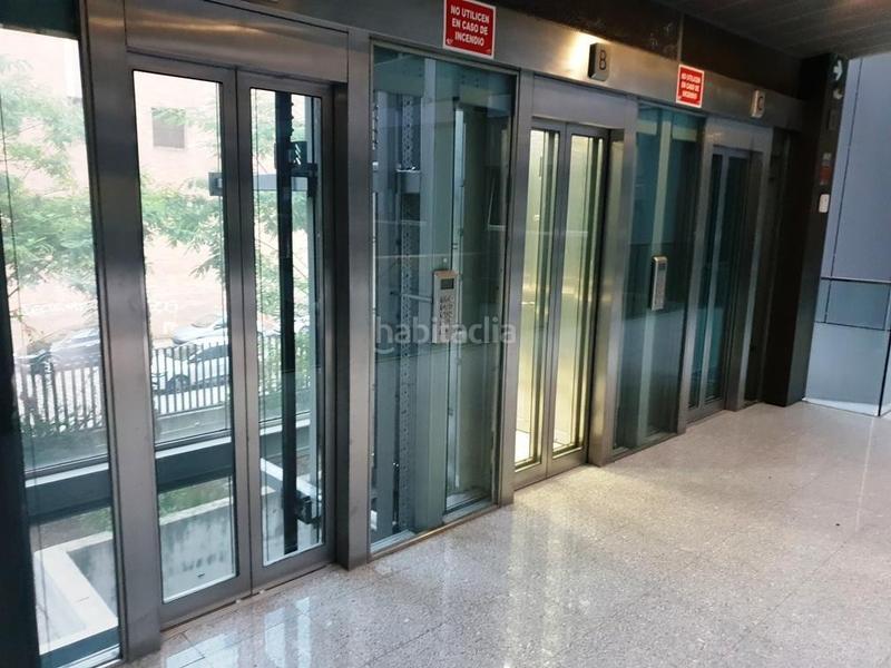 Foto 3b679375-9a95-4dfb-8b63-132ef4dbe697. Büro in El Plantinar - Avda. La Paz - El Juncal Sevilla