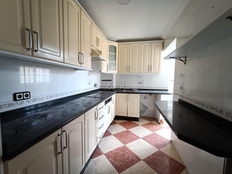 Foto cfed0a42-e43a-4f58-a89f-f9ca8e436144. Etagenwohnung in Parque Alcosa Sevilla