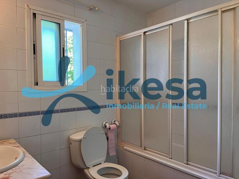 Foto 71070a50-c052-40c2-a7d6-fba309461f61. Casa adossada amb aparcament a Morón de la Frontera