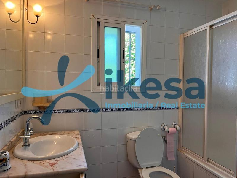 Foto 8346a1d2-29e2-4c4f-8421-821623eb95de. Casa adossada amb aparcament a Morón de la Frontera