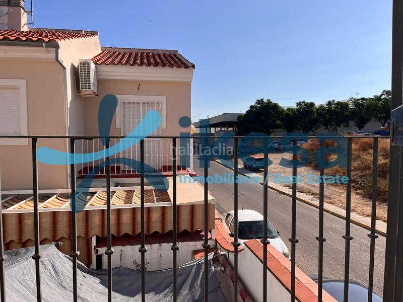 Foto 89815f74-2060-4d2d-b301-80b74f438bbd. Casa adossada amb aparcament a Morón de la Frontera