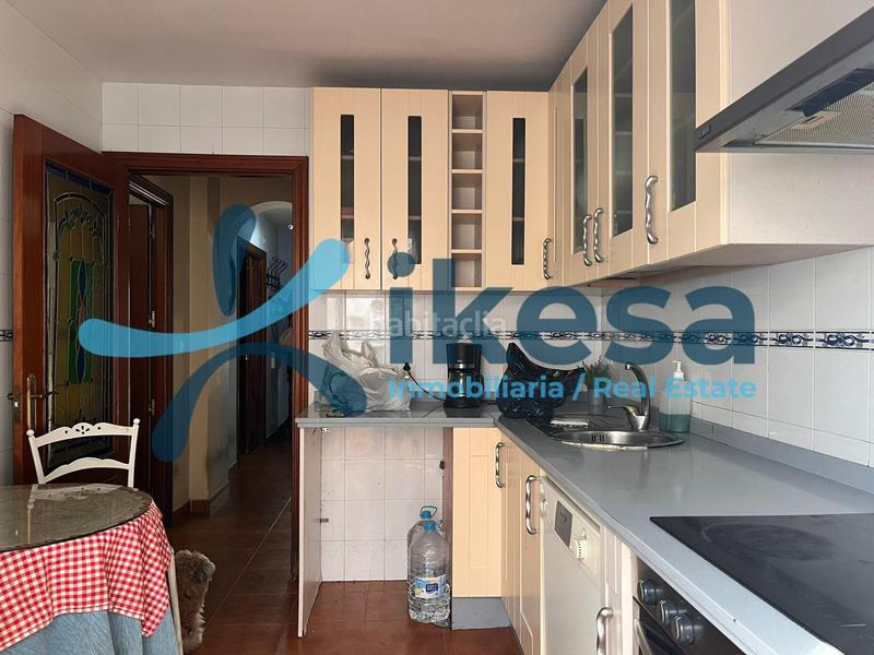 Foto cb8342e1-f83c-435f-b159-3e42ad4e4448. Casa adossada amb aparcament a Morón de la Frontera