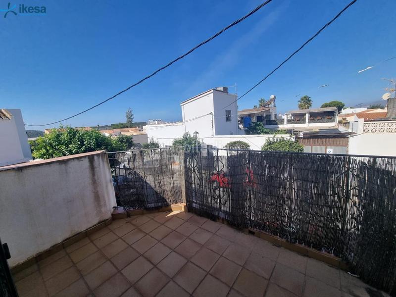 Foto ff9377a5-7bd3-45ff-bfab-59d86a30afb6. Casa adossada amb piscina a Los Tablones - La Garnatilla Motril