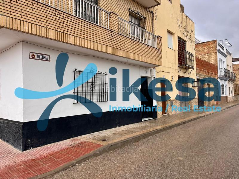 Foto d22d9599-5582-4302-b0be-5c293a335917. Casa adossada a Morón de la Frontera