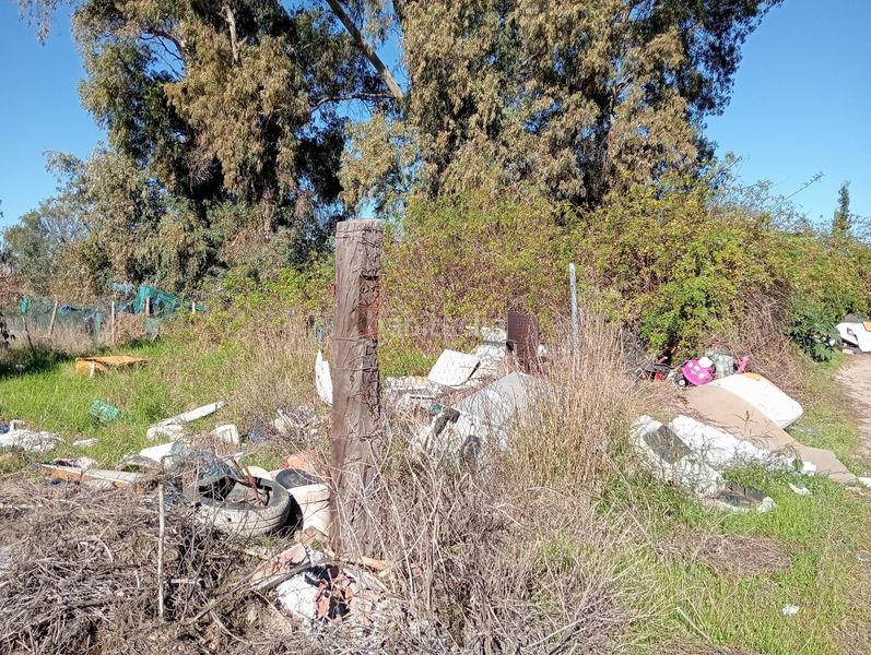 Foto 4572e996-7c94-4c2a-9d8f-f3fe9fd3019b. Terreno residencial parcela en suelo no urbanizable 584,35 m2 entorno próximo a urbanización cabo forca en Algeciras