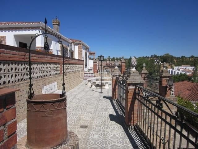 Foto 8046a235-3d4b-419c-86a4-bf97b71d373e. Casa amb aparcament piscina a Cazalla de la Sierra