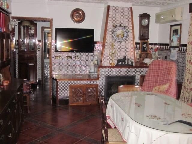 Foto c0a150fa-1440-420f-b2de-7cebfe75de0e. Casa amb aparcament piscina a Cazalla de la Sierra